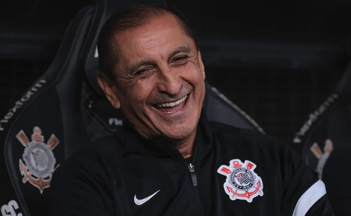 Corinthians busca fortalecer seu elenco com 3 reforços para impulsionar conquistas títulos