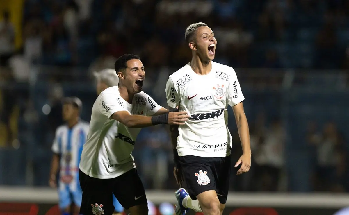 Corinthians é considerado o maior time da Copinha de Vitória, afirma jogador ilustre.