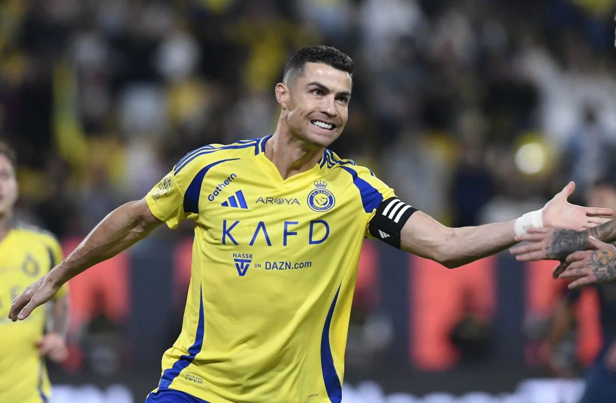 Cristiano Ronaldo confirma permanência no Al-Nassr: "Estou muito feliz na Arábia Saudita"