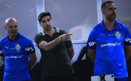 Derrota do Palmeiras: Treinamento com Emiliano Martínez após o jogo