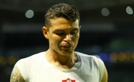 Desavença entre torcida do Fluminense impulsionada por declaração de Thiago Silva é tema de discussão nas redes sociais