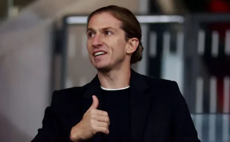 Empresário de jogador desligado de Filipe Luís esclarece proposta e nega saída do jogador do Flamengo