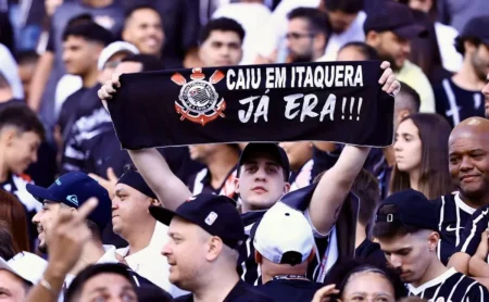 "Ex-Corinthians e Gaviões da Fiel expõem tensão nas redes sociais: 'Manda vir falar comigo'"