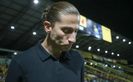 Fabricante de bolas rebate críticas de Filipe Luís e afirma que produto segue todos os padrões do Campeonato Carioca