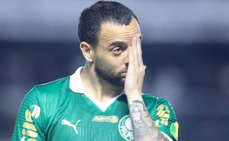 Felipe Anderson é vetado do Palmeiras x Bragantino: torcida ironiza motivo com piada sobre Weverton