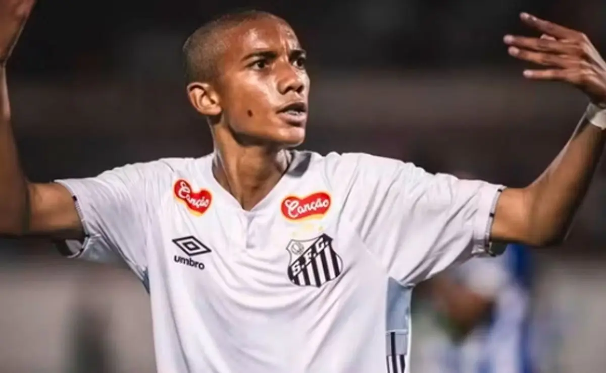 Filho de Robinho, Juninho é destaque na goleada do Santos na Copinha: assista ao vídeo da comemoração