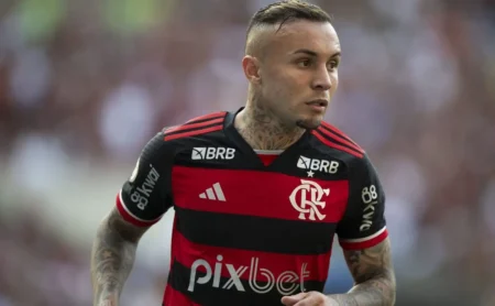 Filipe Luís deseja contar com Luiz Araújo e Cebolinha disponíveis para jogar contra o Sampaio Corrêa no Flamengo