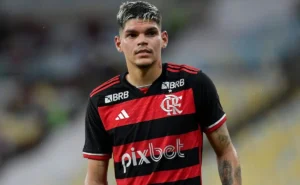 Filipe Luís no Flamengo: Ex-time de Jorge Jesus quer tirar Ayrton Lucas