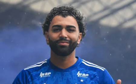 Flamengo desfere "vingança" ao Cruzeiro após Gabigol e tenta contratar reforço que estava rumo a BH