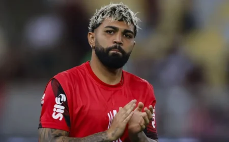 "Flamengo fecha com substituto de Gabigol e novo atacante irá receber salário milionário de R$ 700 mil por mês"