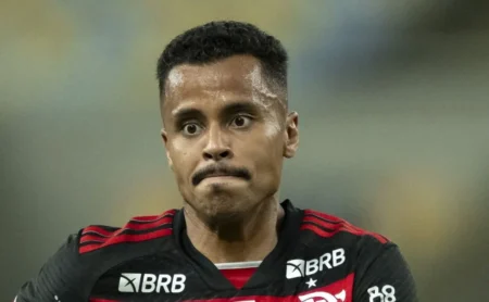 "Flamengo mantém Allan após acusação da ex-esposa"