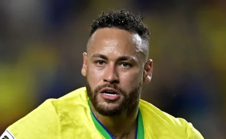 Flamengo é noticiado para tentar assinar Neymar, mas contratação é rejeitada após exigência de contrato de curta duração