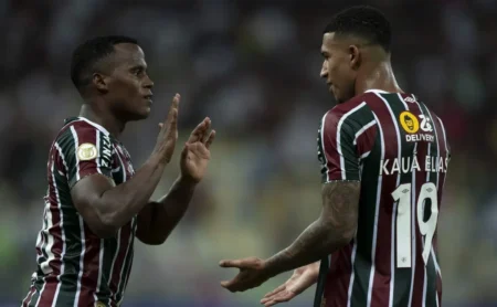 Fluminense afasta Arias e Thiago Silva e Mano anuncia escalação contra a Portuguesa-RJ