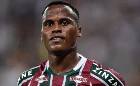 Fluminense confirma evolução da situação de Jhon Arias após sondagens