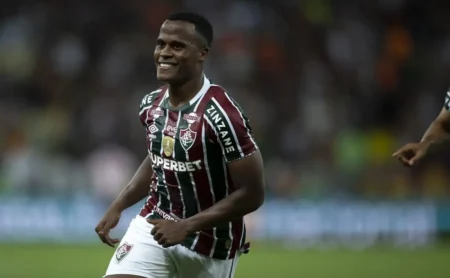Fluminense espera decisão sobre o futuro de Jhon Arias
