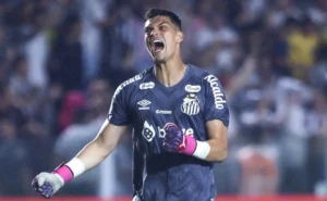 Gabriel Brazão comemora contribuição decisiva na vitória do Santos sobre o Mirassol: "Satisfeito em apoiar o time"