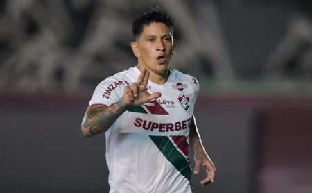 Germán Cano é ovacionado após atuação e gols de estréia pela torcida tricolor: "Fluminense ganha muito com isso"