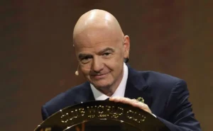 Gianni Infantino e Fifa decepcionam Flamengo com premiação menor pelo Super Mundial de 2025