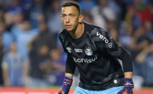 Grêmio busca contratação de Esteban Andrada para 2025 após saída de Marchesín