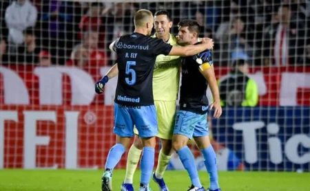 Grêmio pode vender o goleiro Marchesín, e Boca Juniors pressiona para negociar o seu contrato