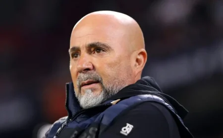 Jorge Sampaoli deixa o Rennes e pode se tornar auxiliar de Pedro Caixinha no Santos