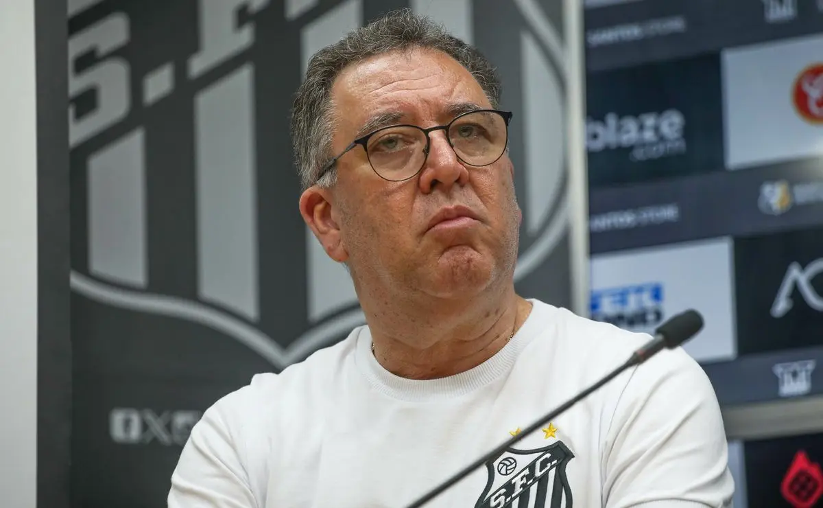 Marcelo Teixeira participa de reunião crucial e Santos confirma saída de Paulo Bracks