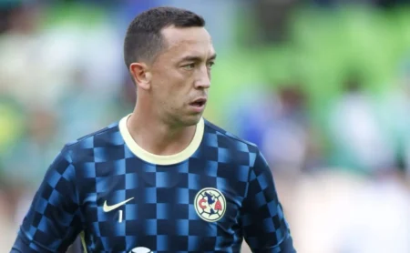 Marchesín busca ajuda de Quinteros para levar Grêmio ao Boca Juniors.