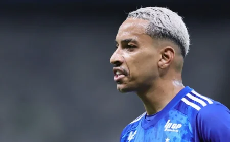 Matheus Pereira suscita dúvidas sobre seu futuro no Cruzeiro: torcedores reagem com apelo para permanência