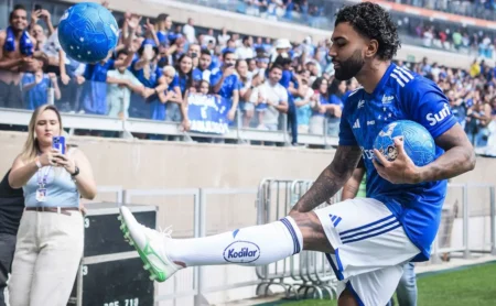 Mãe do Gabigol avisa jornalistas: "Vão ter que engolir" sucesso de filho no Cruzeiro