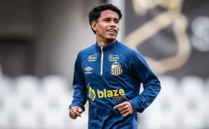 Nadson, jovem promessa do Santos Sub-15, brilha com talento e números espetaculares