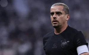 Negociação de Fagner entre Corinthians e Cruzeiro pode mudar e há um motivo.