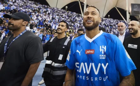 Neymar responde com humor comentário de ex-jogador sobre retorno ao Santos: "Estamos torcendo"