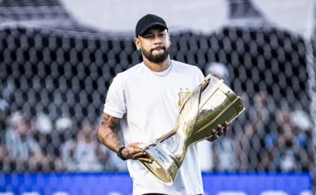 Neymar retorna ao Santos: Anúncio oficial e Marcelo Teixeira comemora sua volta