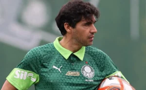 Nova camisa do Palmeiras é alvo de críticas e comentários negativos.