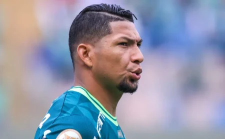 Palmeiras só aceita negociar Rony em definitivo após especulações sobre transferência ao Cruzeiro