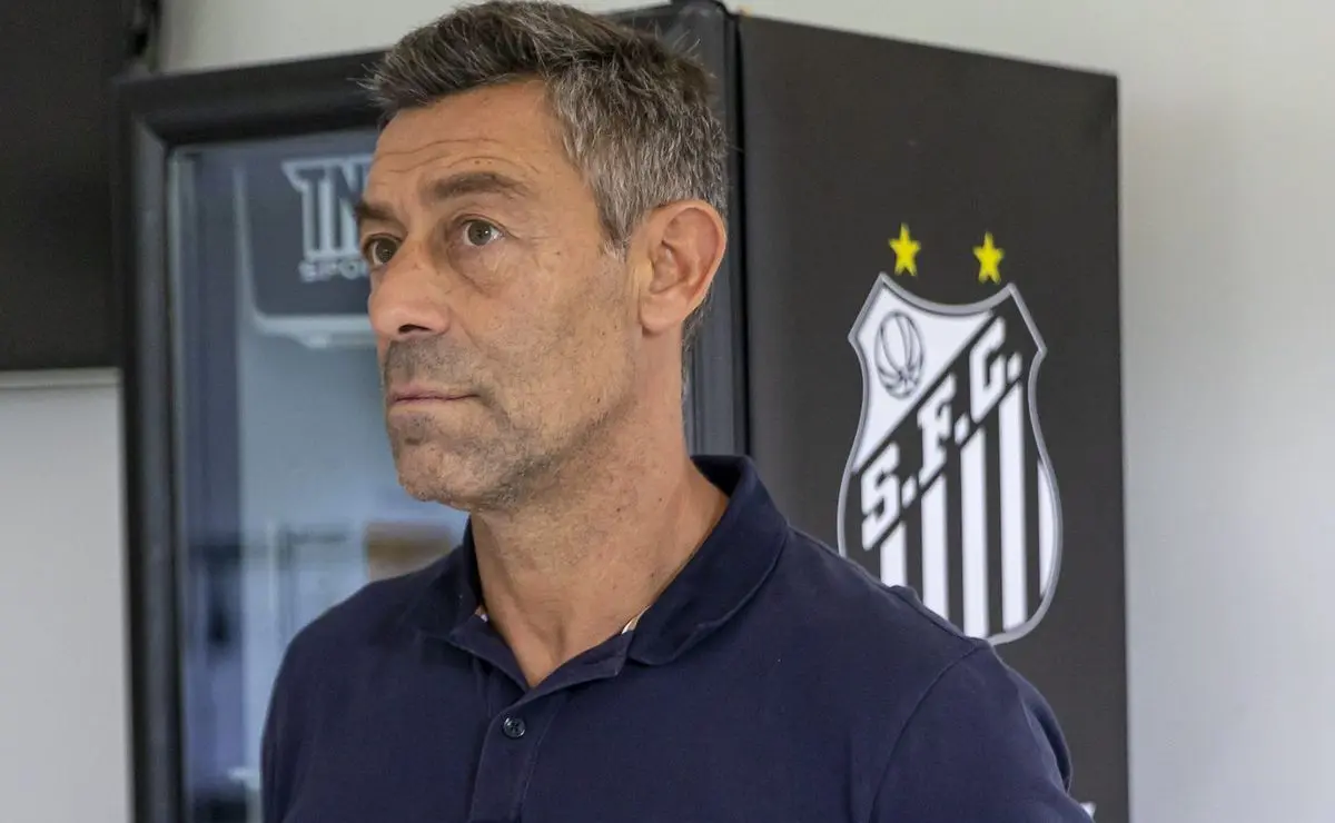 Pedro Caixinha aprova saída de Lucas Braga e Santos negocia empréstimo com o Vitória