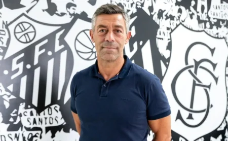 Pedro Caixinha autoriza contratação e Santos oficializa novo reforço argentino