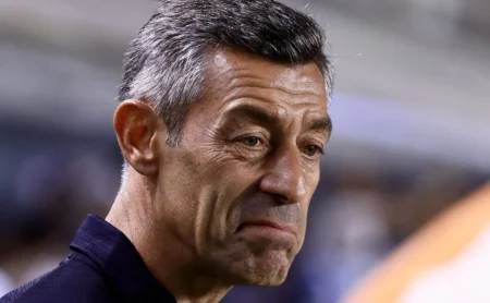 Pedro Caixinha explica a instabilidade do Santos no Campeonato Paulista