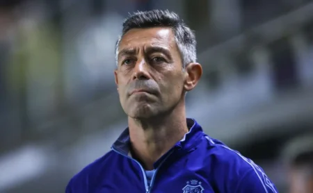 Pedro Caixinha valoriza JP Chermont e vê grande potencial para crescimento no Santos