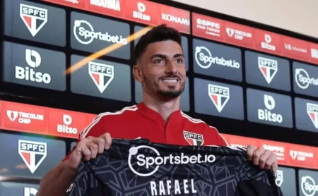 Rafael é alvo do Bahia e reportagem revela possibilidade de sua saída do São Paulo