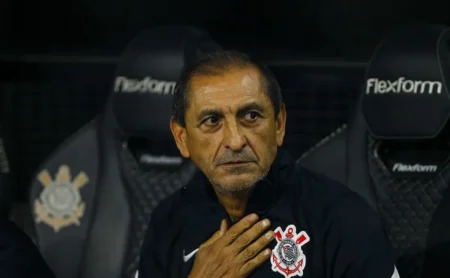 Ramón Díaz impede mais uma chegada no Corinthians e apostará em Léo Mana