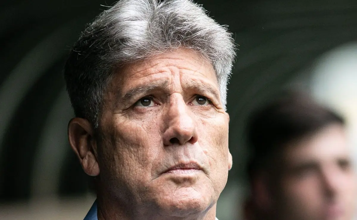 Renato Gaúcho pode voltar ao treinador do Cruzeiro após aceitar redução salarial