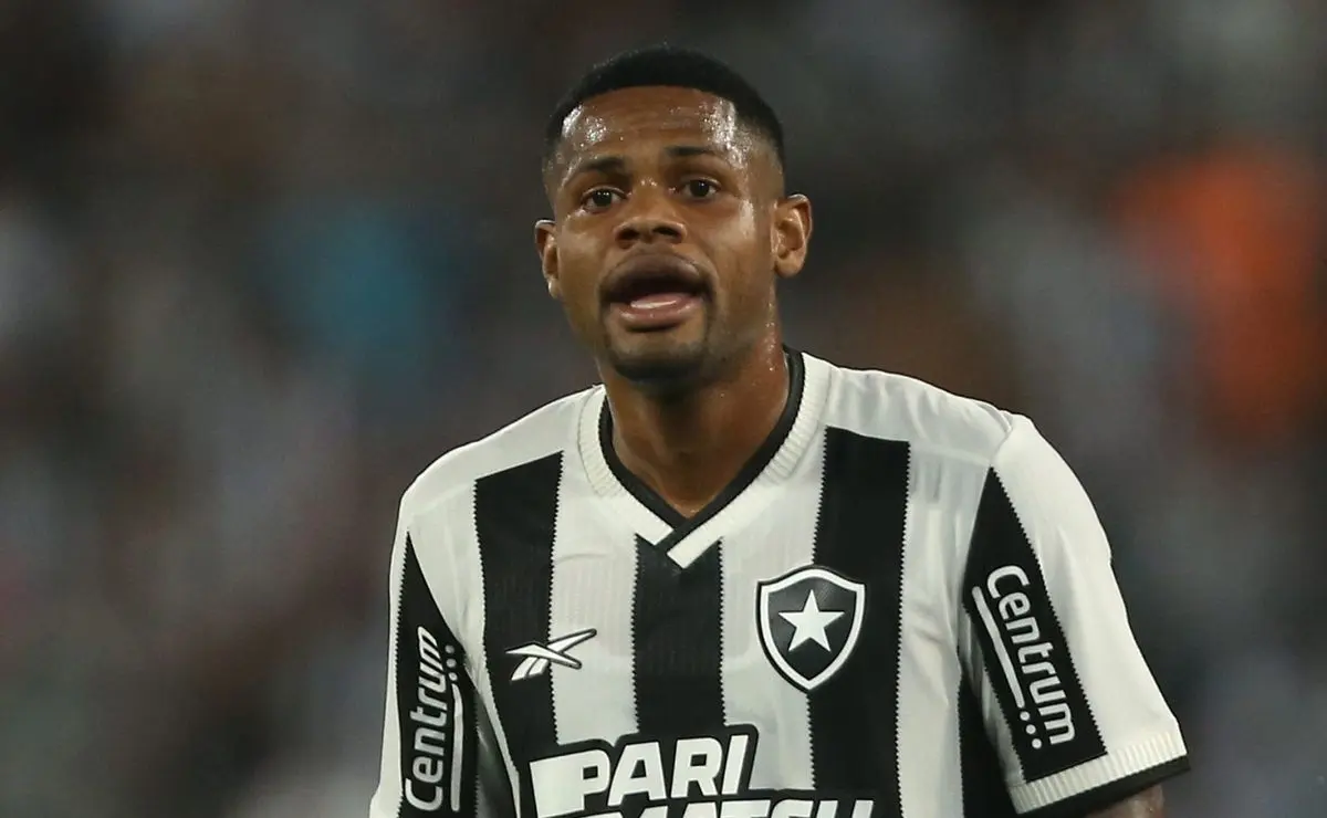 "Revelações de Júnior Santos: Por que trocar Botafogo pelo Atlético-MG foi um momento difícil"