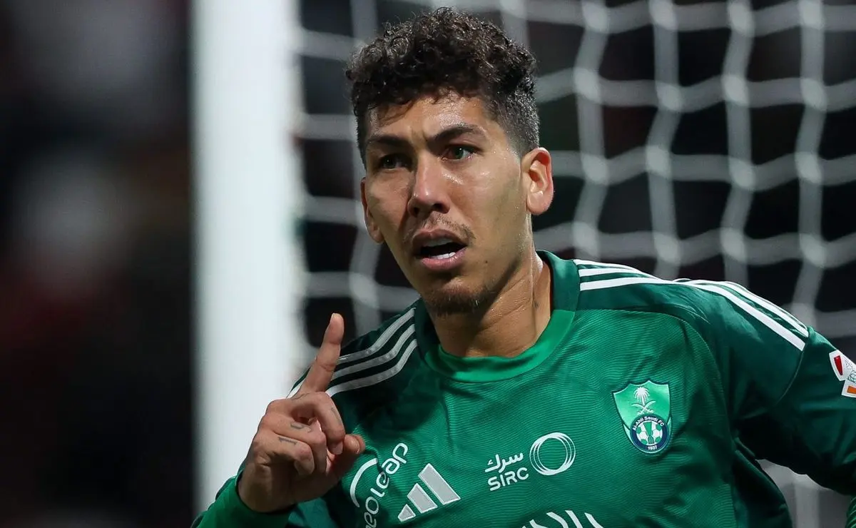 Roberto Firmino pode deixar o Corinthians em empréstimo para Al Ahli do Arábia Saudita.