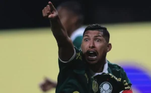 Rony vê futuro em outro continente e busca transferência do Palmeiras