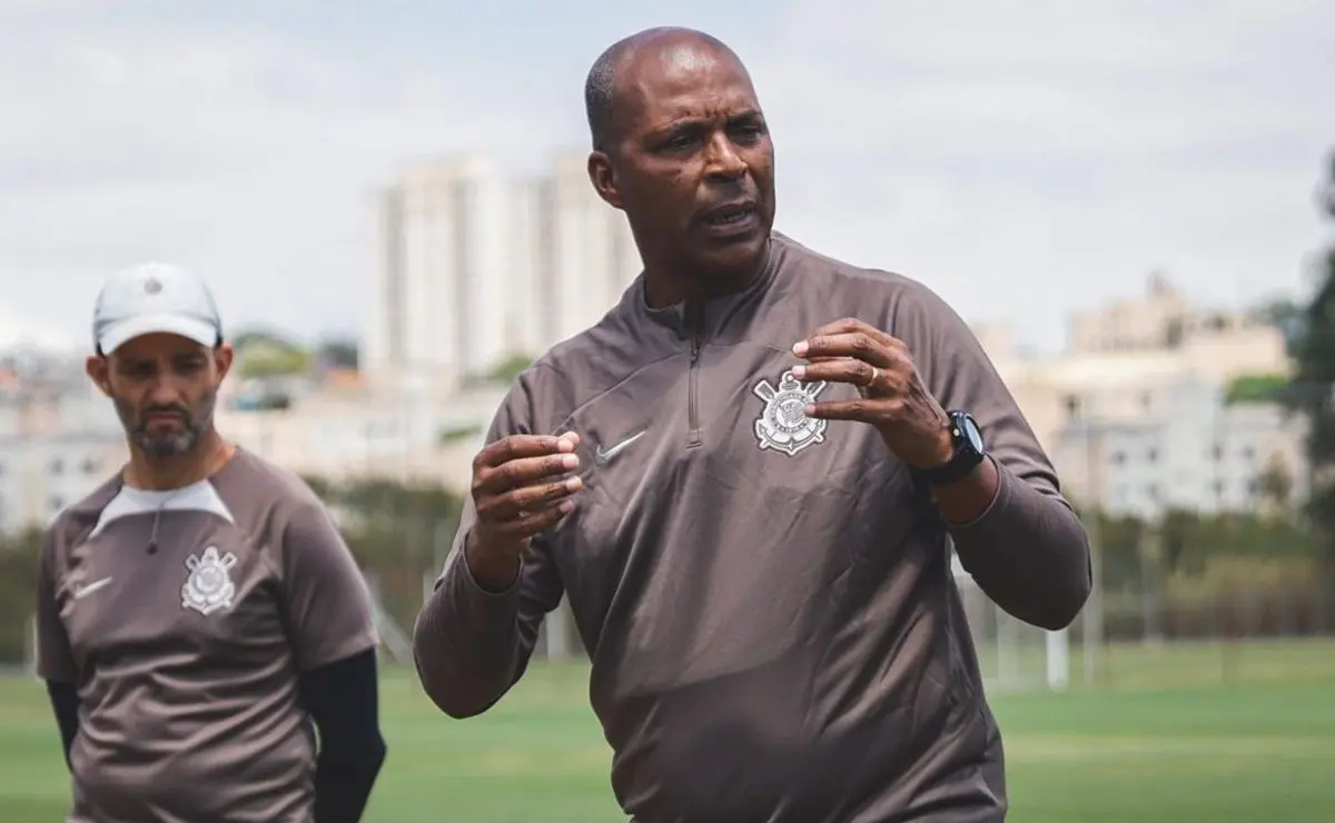 Técnico do Corinthians solta o verbo após campanha vitoriosa na Copa do Brasil Sub-20 de 2025