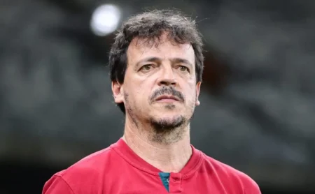 Valentín Gómez tem veredito no Cruzeiro após declaração de Fernando Diniz sobre negociação: "Negociações encerradas"