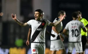 Vasco anuncia nova renovação de contrato com Victor Luís para temporada 2025