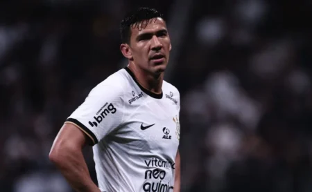 Vasco desembolsa R$ 32,8 milhões para trazer Balbuena e negocia contra o custo de Pedrinho