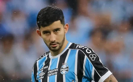 Villasanti pode escapar de punição após conversas com Grêmio